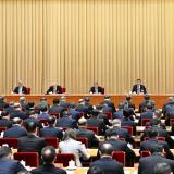 发展社区支持的居家养老，扩大普惠养老服务